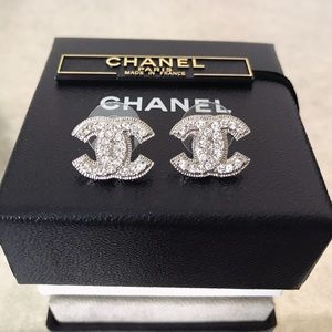 New CHANEL Crystal Boucles Classic Earrings